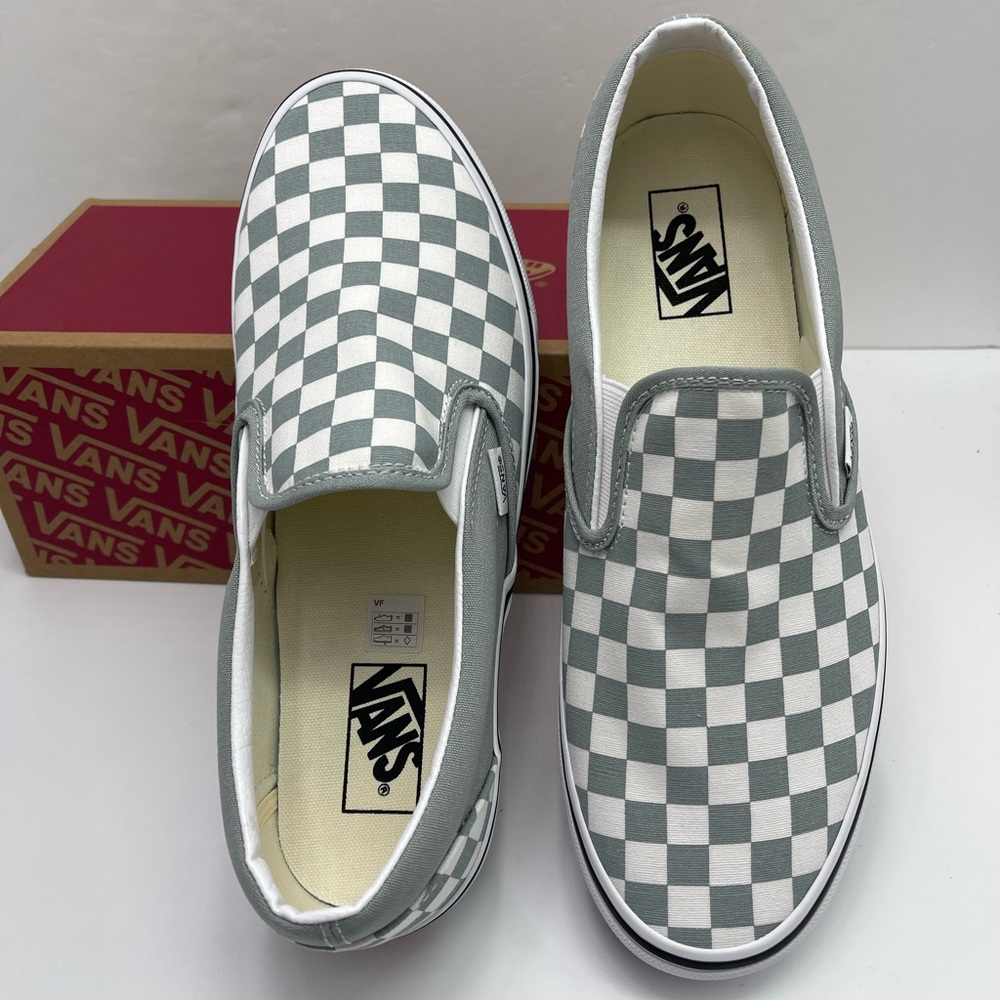Vans WMN Classic Slip-On
Color Theory Checkerboard Pure Grey
VN000D5PEPO Sneaker - Picture 13 of 16